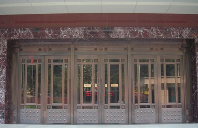 技術(shù)升級推動別墅銅門行業(yè)快速發(fā)展！